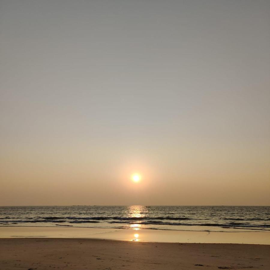 His Grace Sea View Cottages - Private Beach At Malpe Udupi Kültér fotó