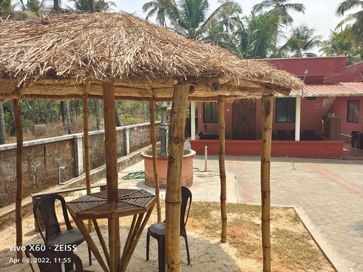 His Grace Sea View Cottages - Private Beach At Malpe Udupi Kültér fotó