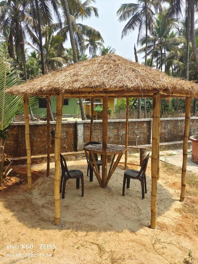 His Grace Sea View Cottages - Private Beach At Malpe Udupi Kültér fotó