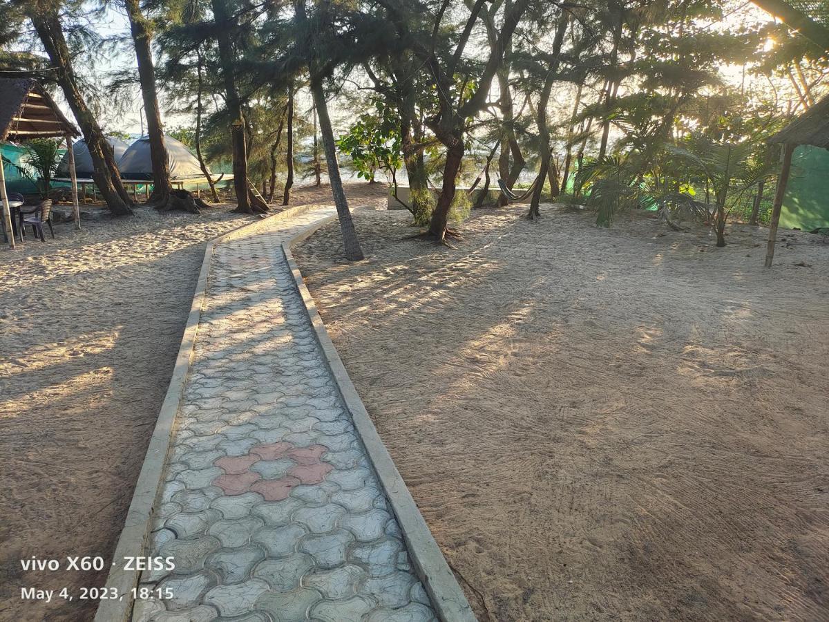 His Grace Sea View Cottages - Private Beach At Malpe Udupi Kültér fotó