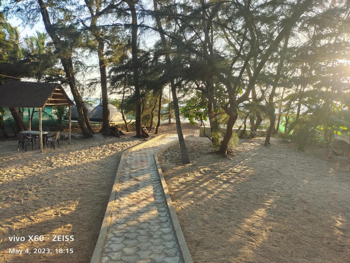 His Grace Sea View Cottages - Private Beach At Malpe Udupi Kültér fotó